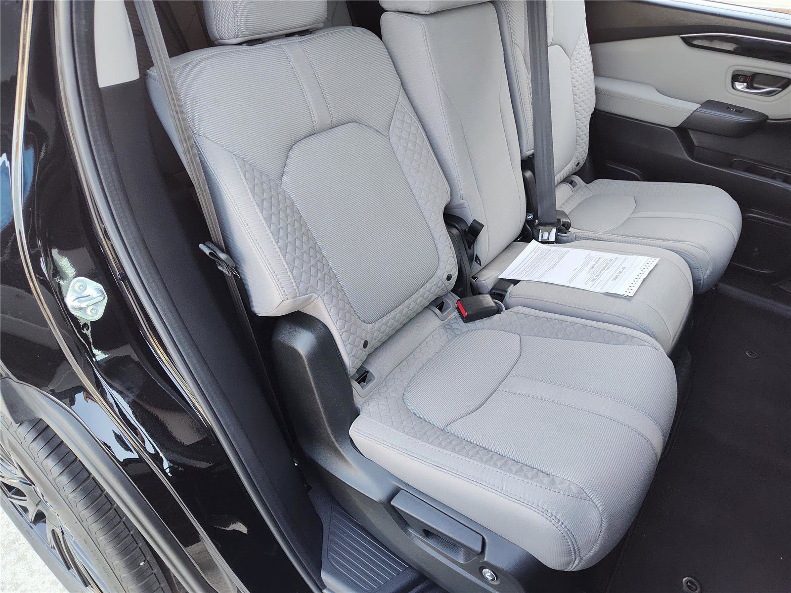 Used 2023 Honda Pilot LX image 22