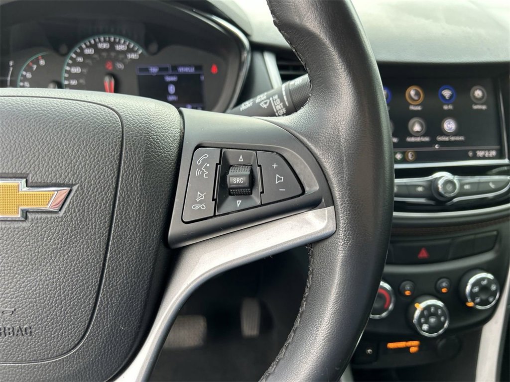 Used 2020 Chevrolet Trax LT w/ LT Convenience Package image 26