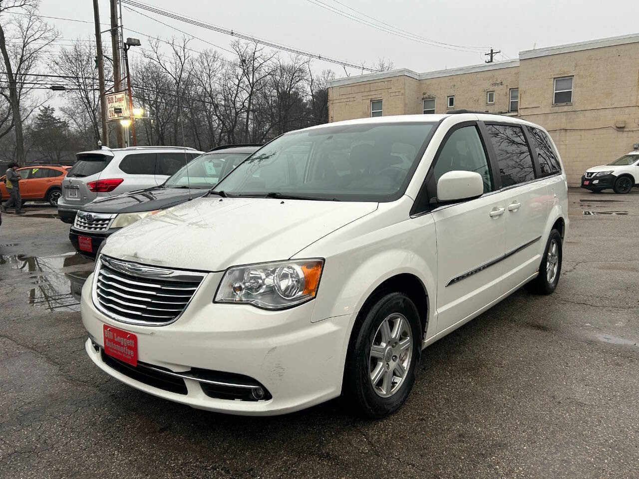 Used 2012 Chrysler Town & Country Touring w/ Entertainment Group #1 image 2