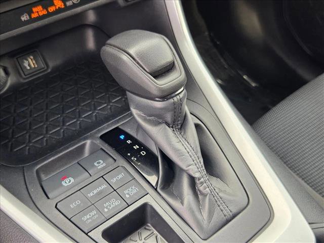 Used 2024 Toyota RAV4 LE image 12