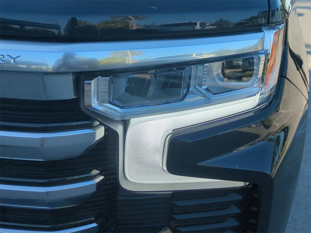 Used 2023 Chevrolet Silverado 1500 High Country w/ Technology Package image 10