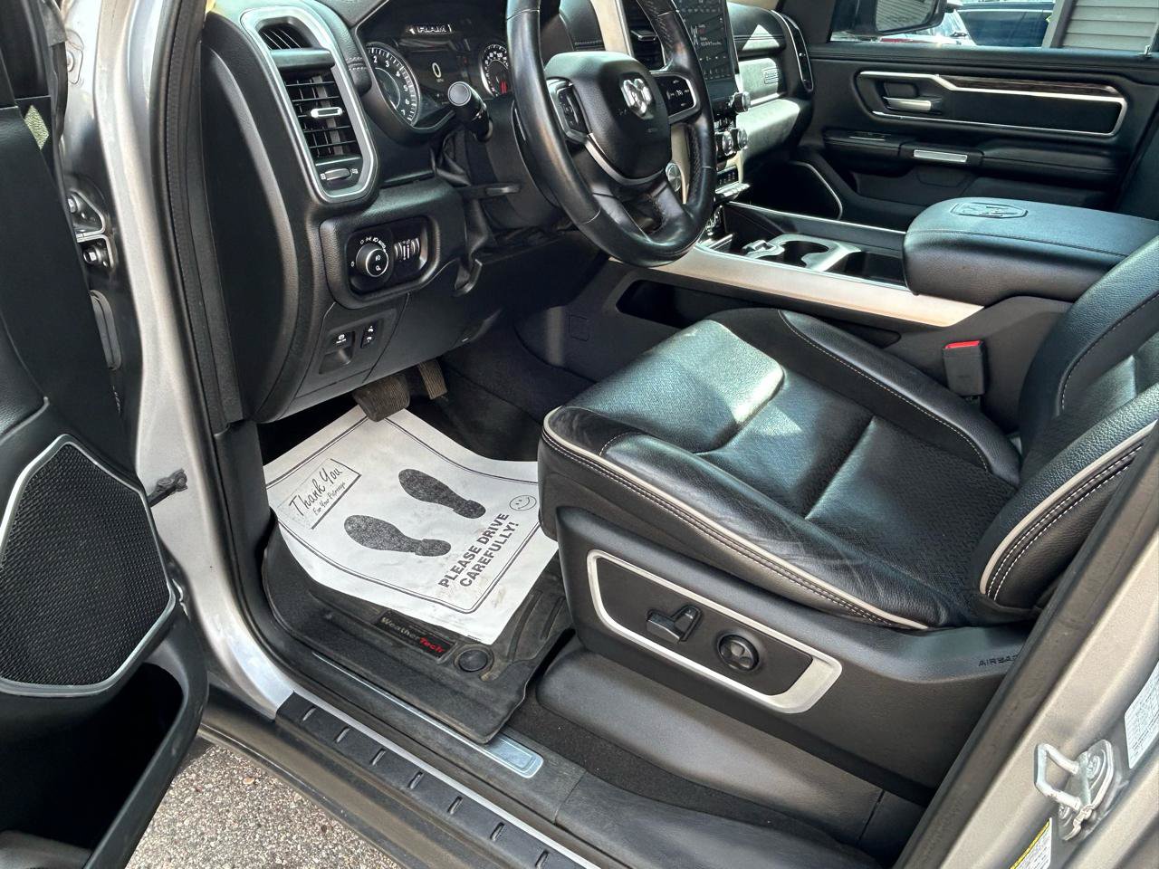 Used 2019 RAM 1500 Laramie AWD/4WD image 10