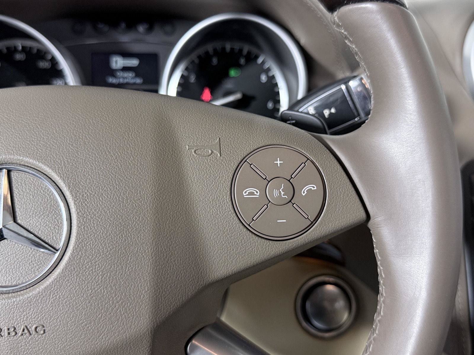 Used 2012 Mercedes-Benz GL 550 4MATIC image 11