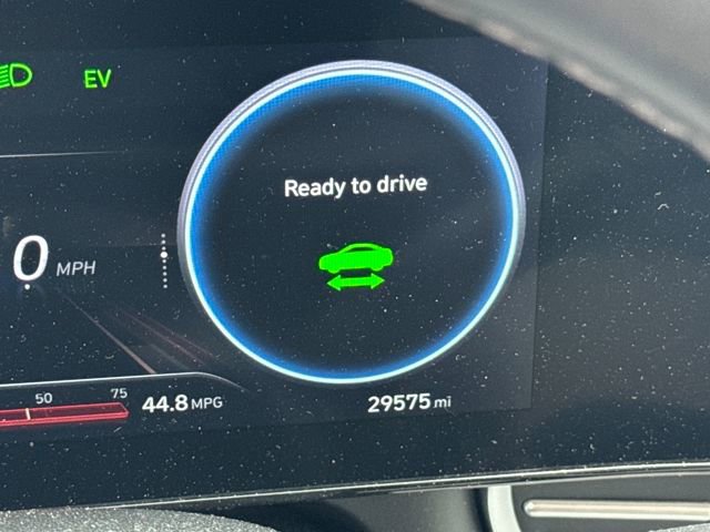 Certified 2023 Hyundai Elantra Limited w/ Cargo Package image 18