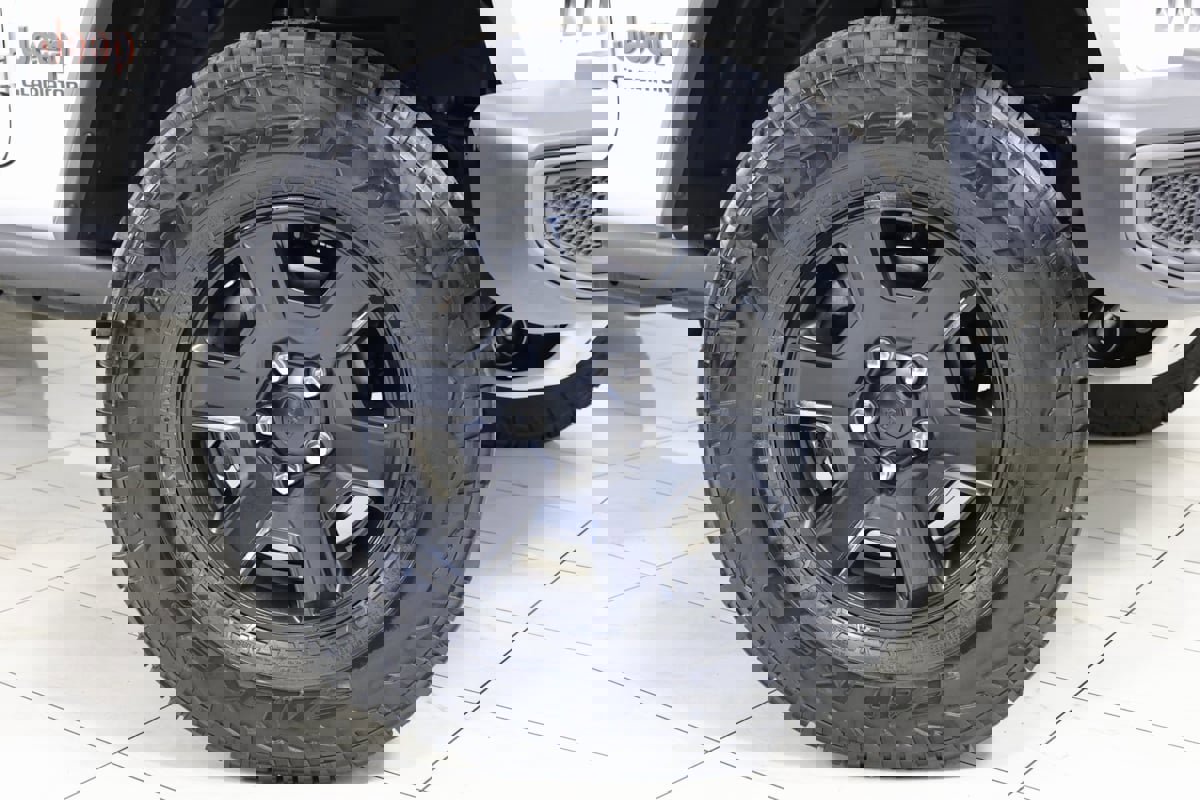 Used 2021 Jeep Gladiator Mojave image 11