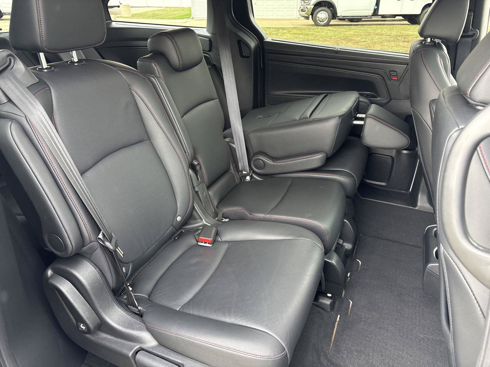 Used 2025 Honda Odyssey Sport-L image 14
