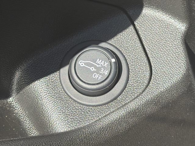 Used 2024 GMC Terrain SLE w/ Driver Convenience Package image 32