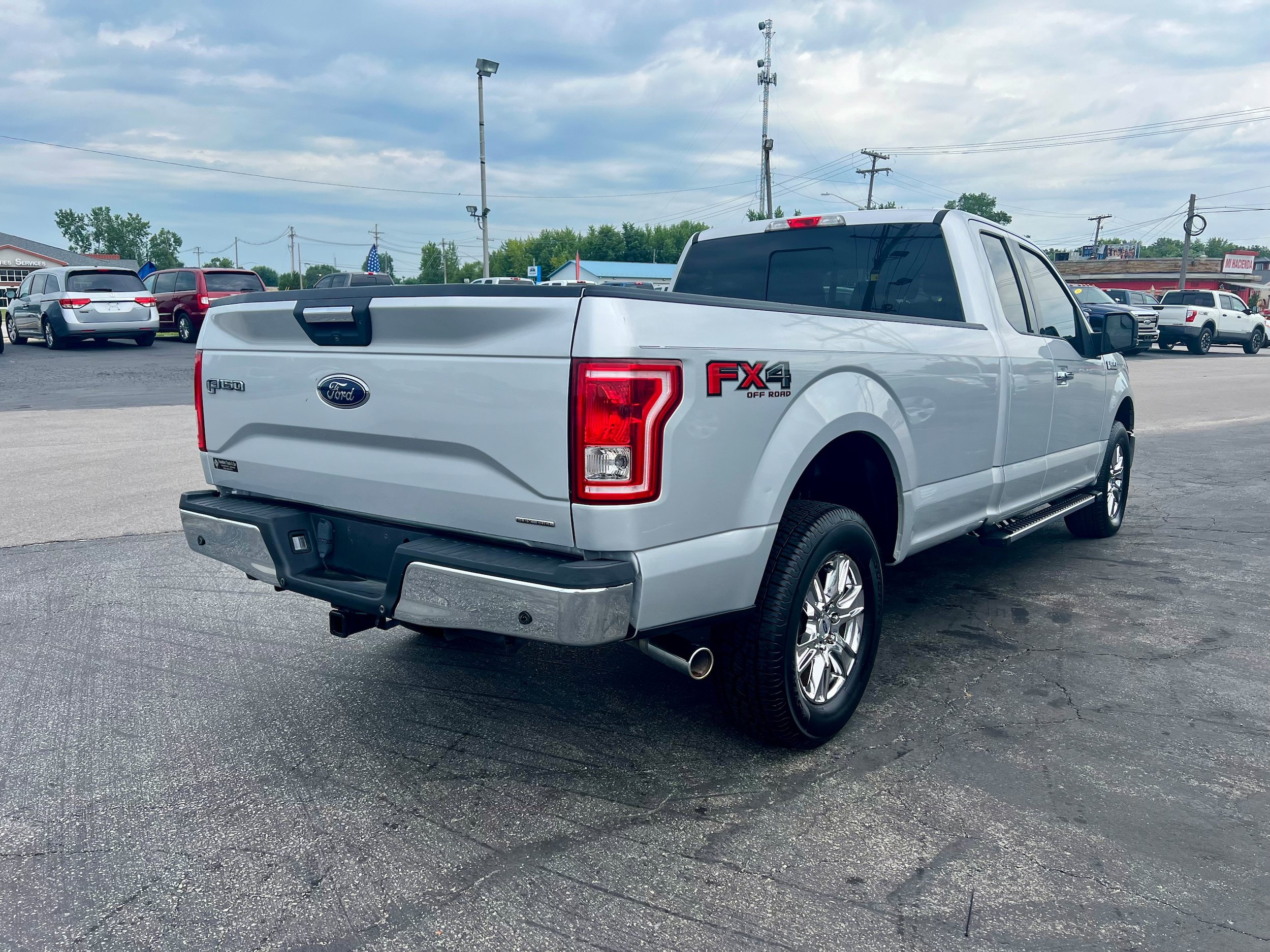 Used 2016 Ford F150 XLT w/ Equipment Group 302A Luxury AWD/4WD image 5