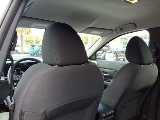 Used 2025 Nissan Kicks SV FWD image 10