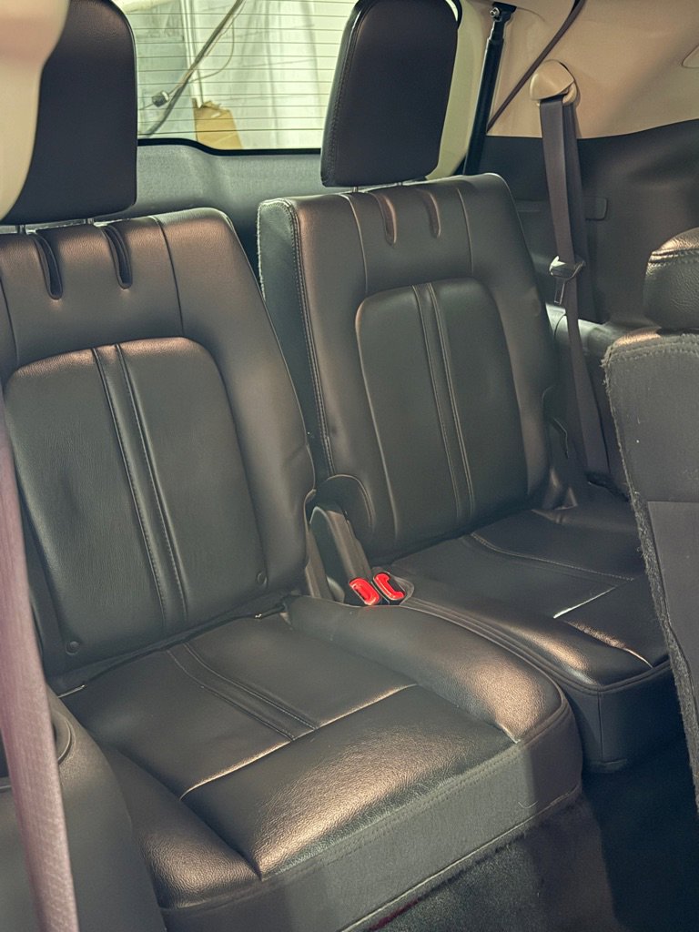 Used 2013 Lincoln MKT AWD image 10