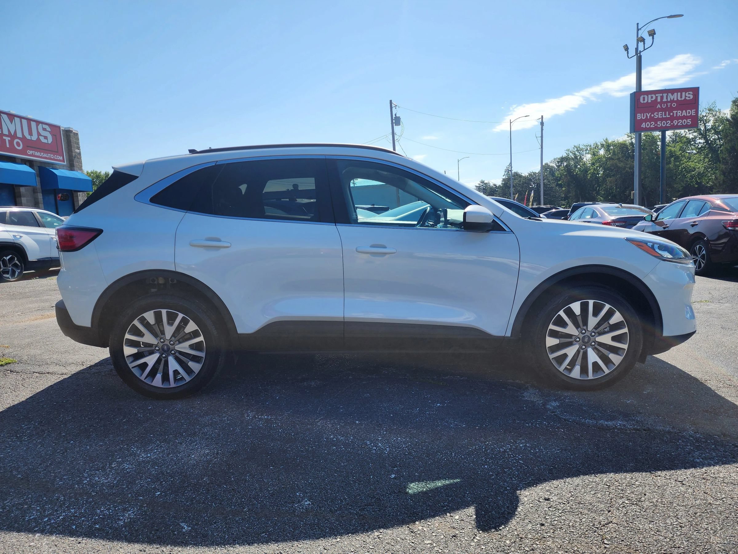 Used 2022 Ford Escape Titanium w/ Class II Trailer Tow Package AWD/4WD image 8
