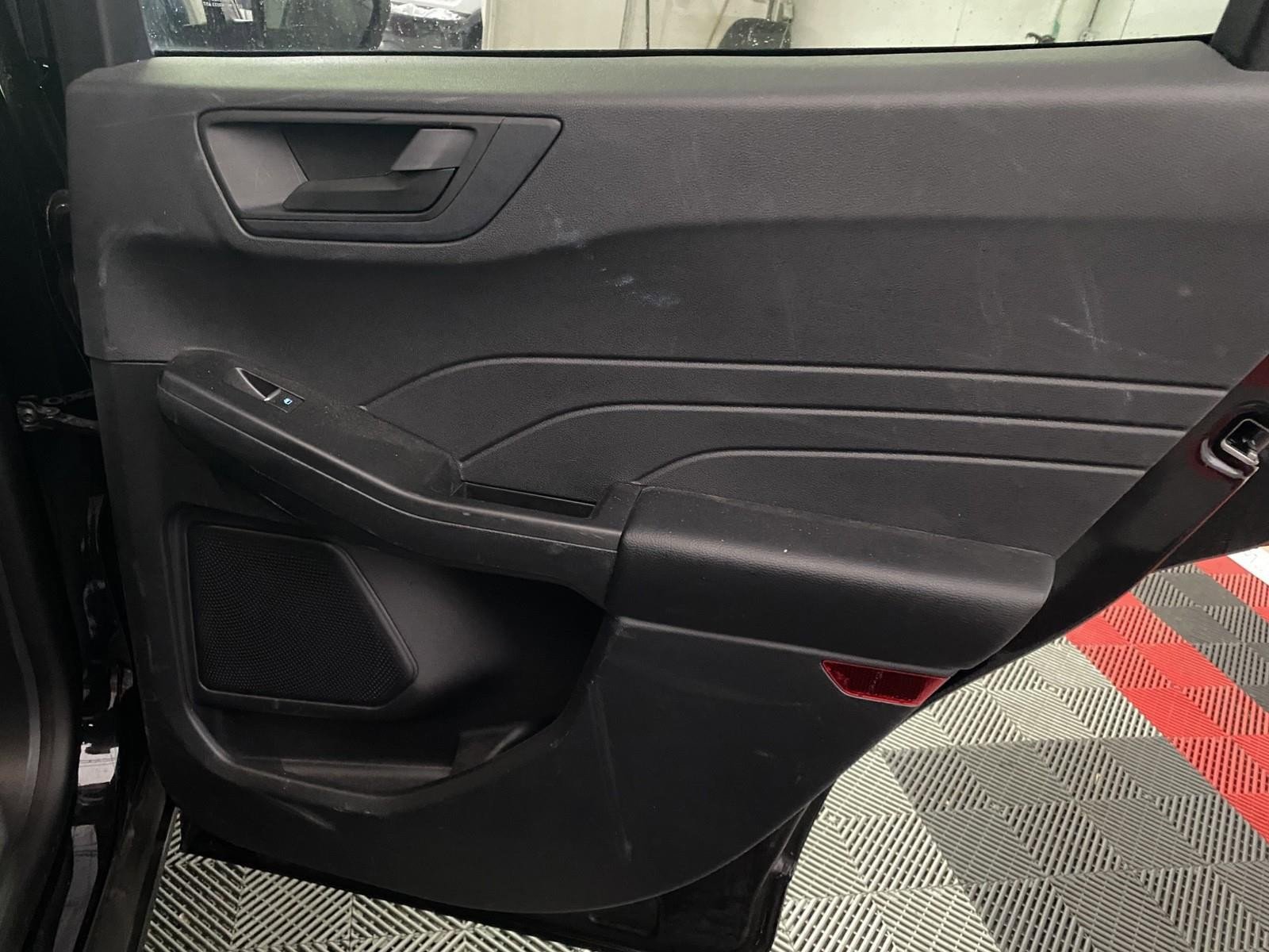 Used 2022 Ford Escape SE image 10