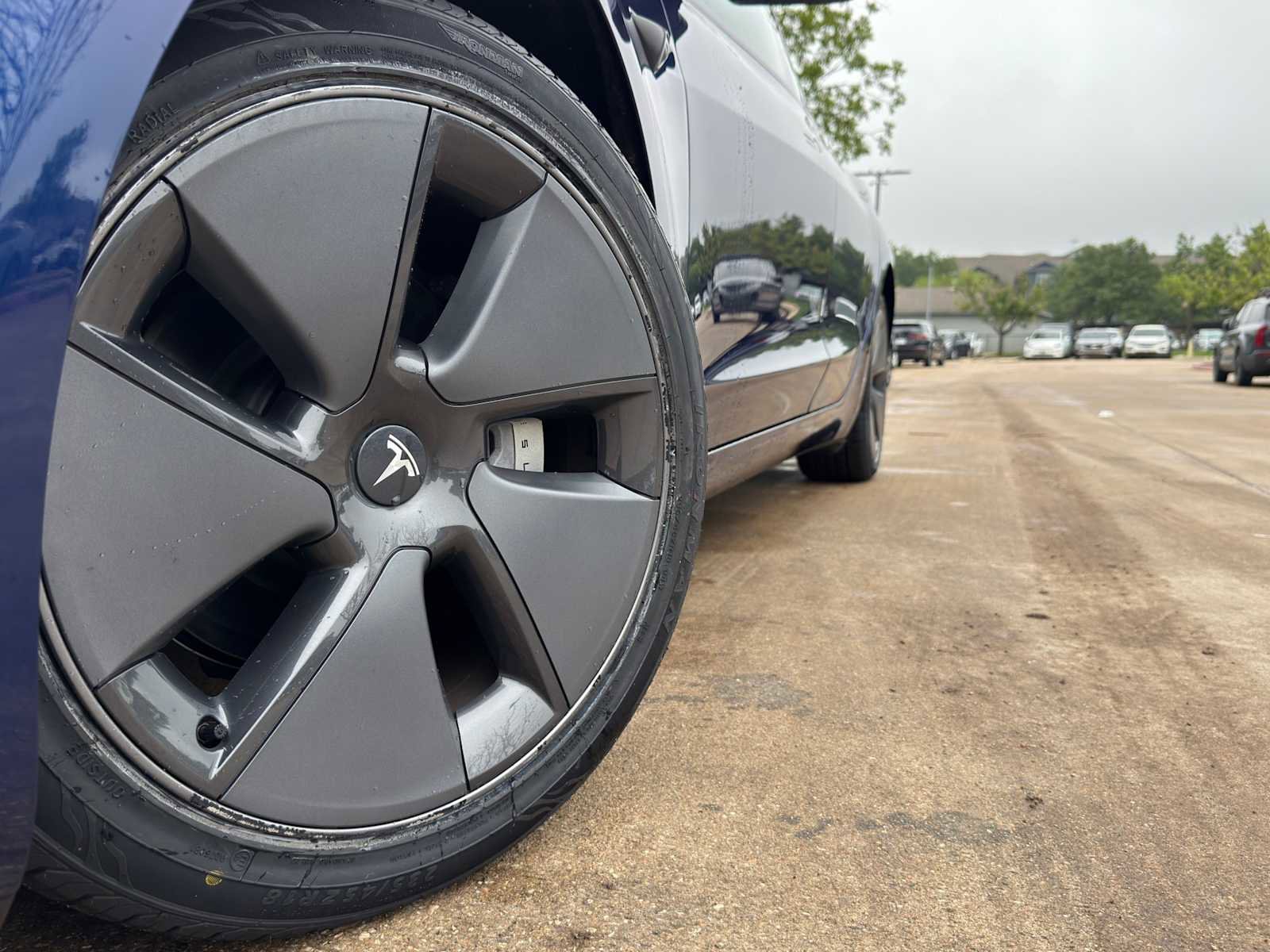 Used 2023 Tesla Model 3 Standard Range image 2