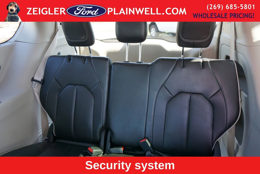 Used 2024 Chrysler Pacifica Limited FWD image 13