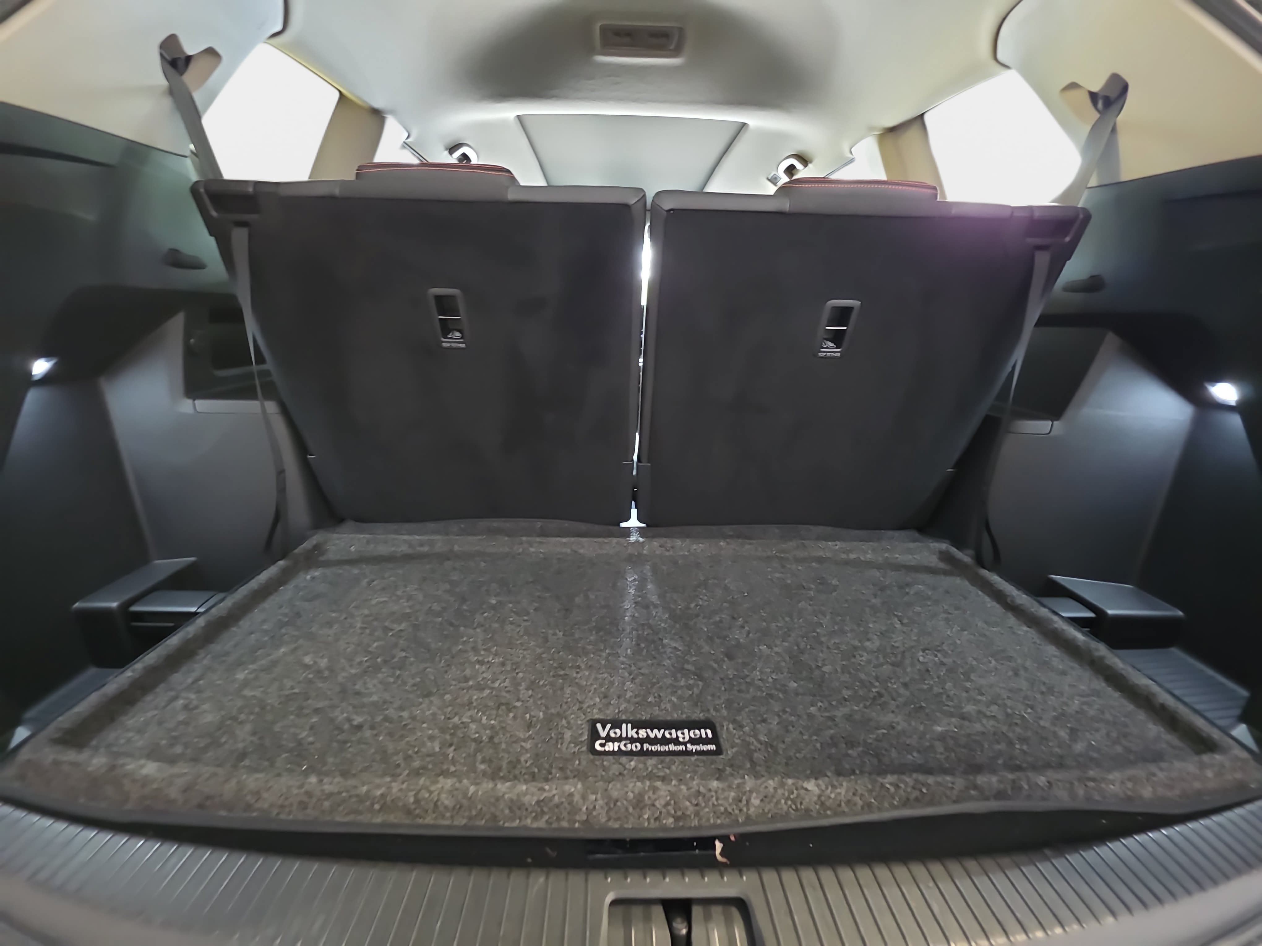 Used 2024 Volkswagen Atlas Peak Edition SEL AWD/4WD image 13