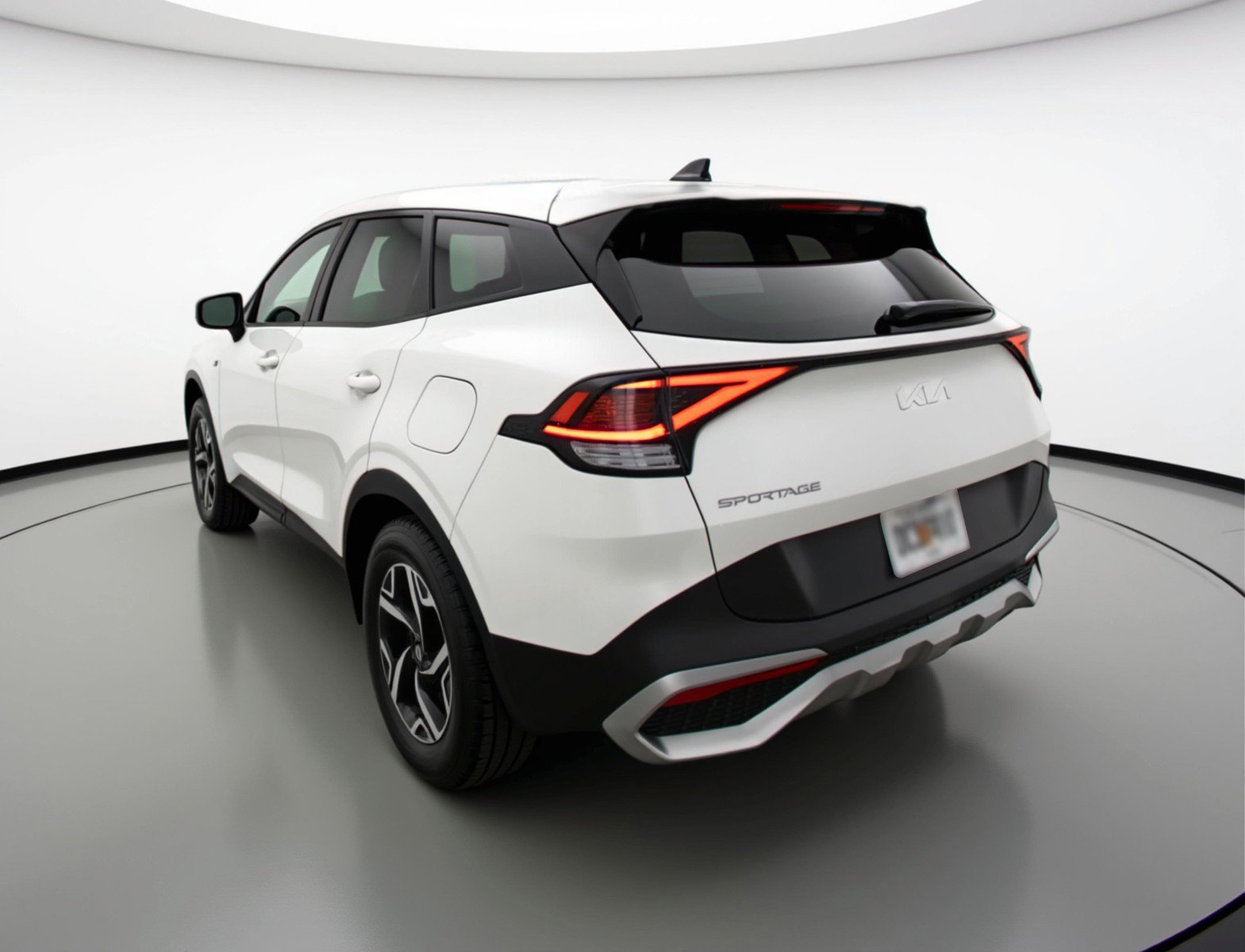 Used 2025 Kia Sportage LX image 6