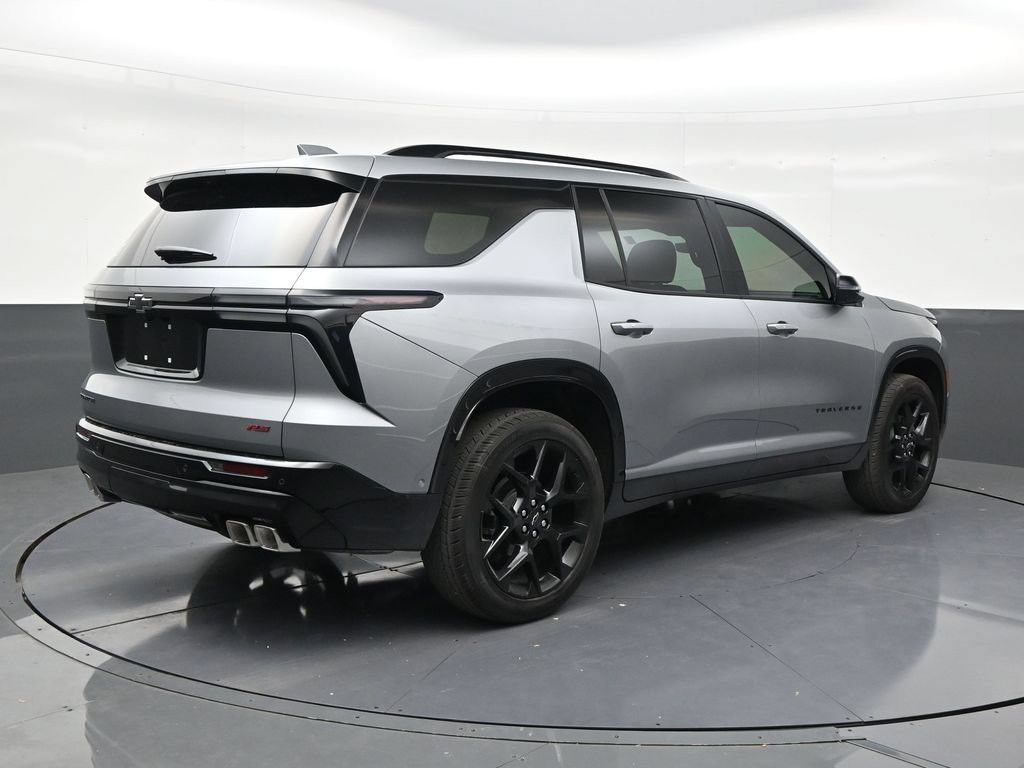 Used 2026 Chevrolet Traverse RS FWD image 5