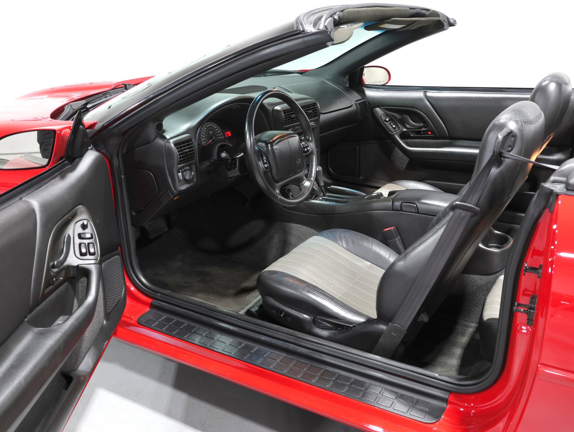 Used 2002 Chevrolet Camaro Z28 w/ SS Performance/Appearance Pkg RWD image 81