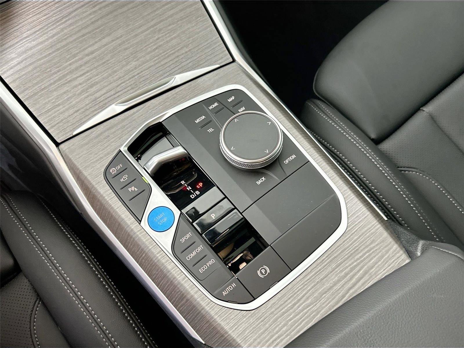 Used 2025 BMW i4 xDrive40i w/ Premium Package image 16