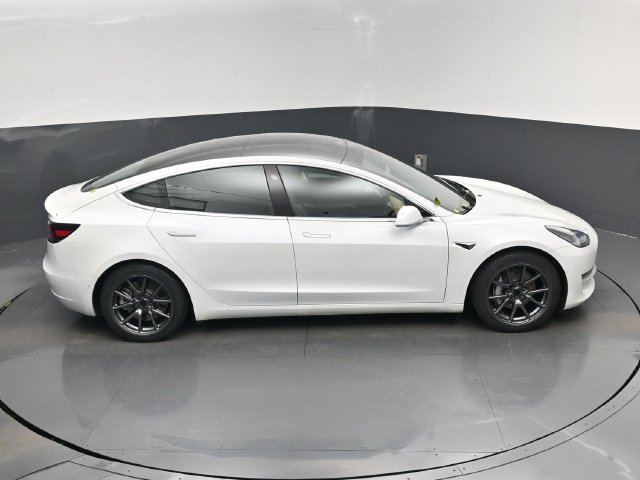 Used 2020 Tesla Model 3 Standard Range RWD image 13