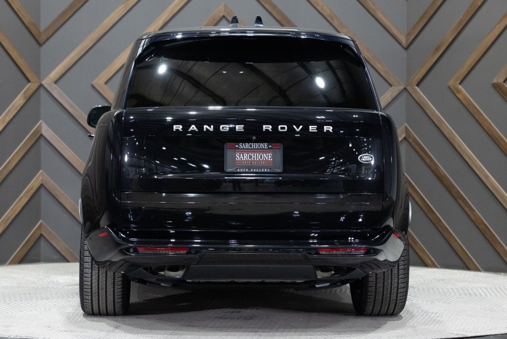 Used 2023 Land Rover Range Rover SE image 4