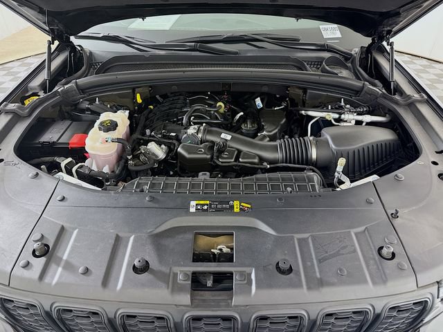 Used 2023 Jeep Grand Cherokee Altitude image 27