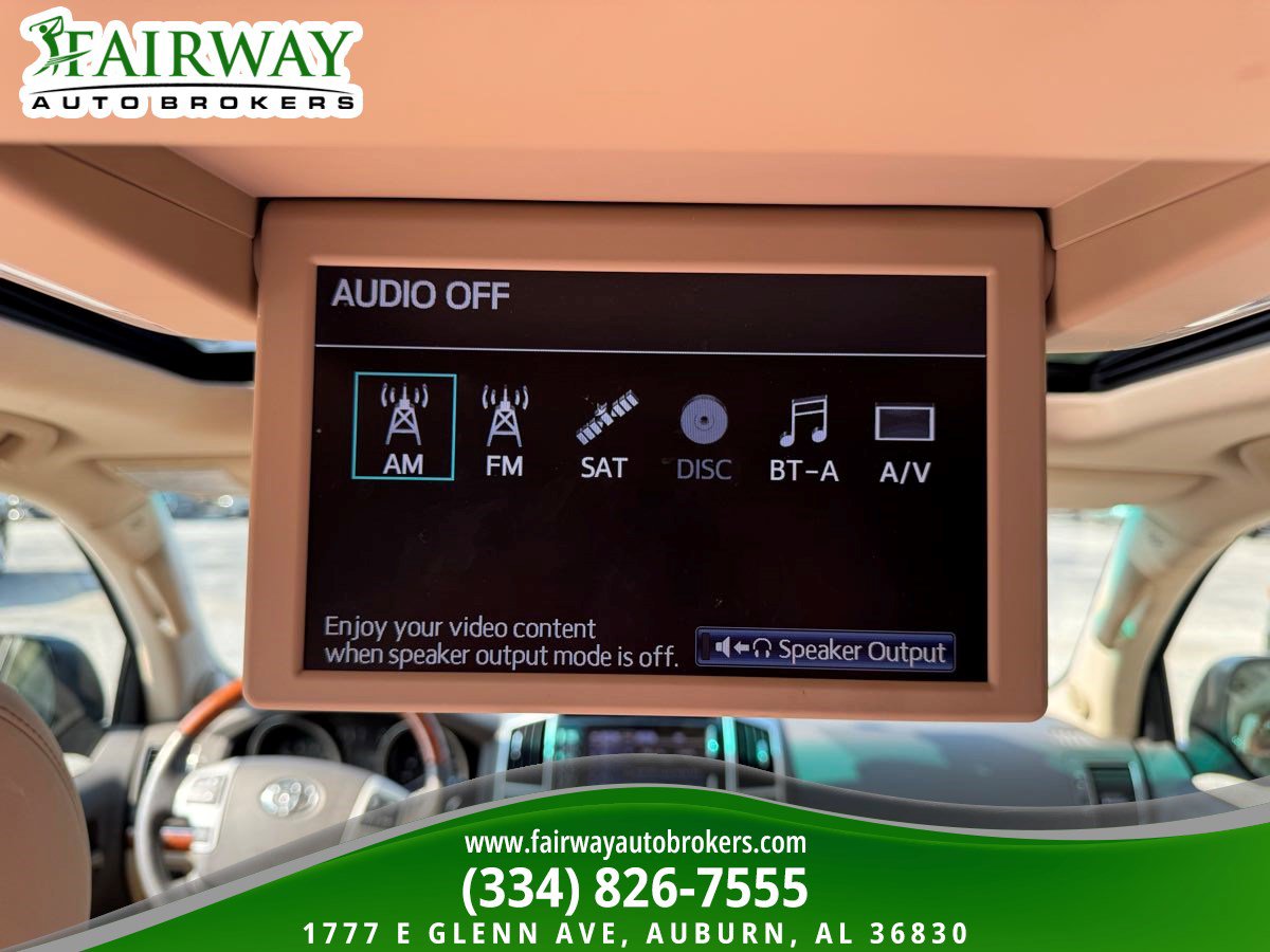 Used 2014 Toyota Land Cruiser AWD/4WD image 28