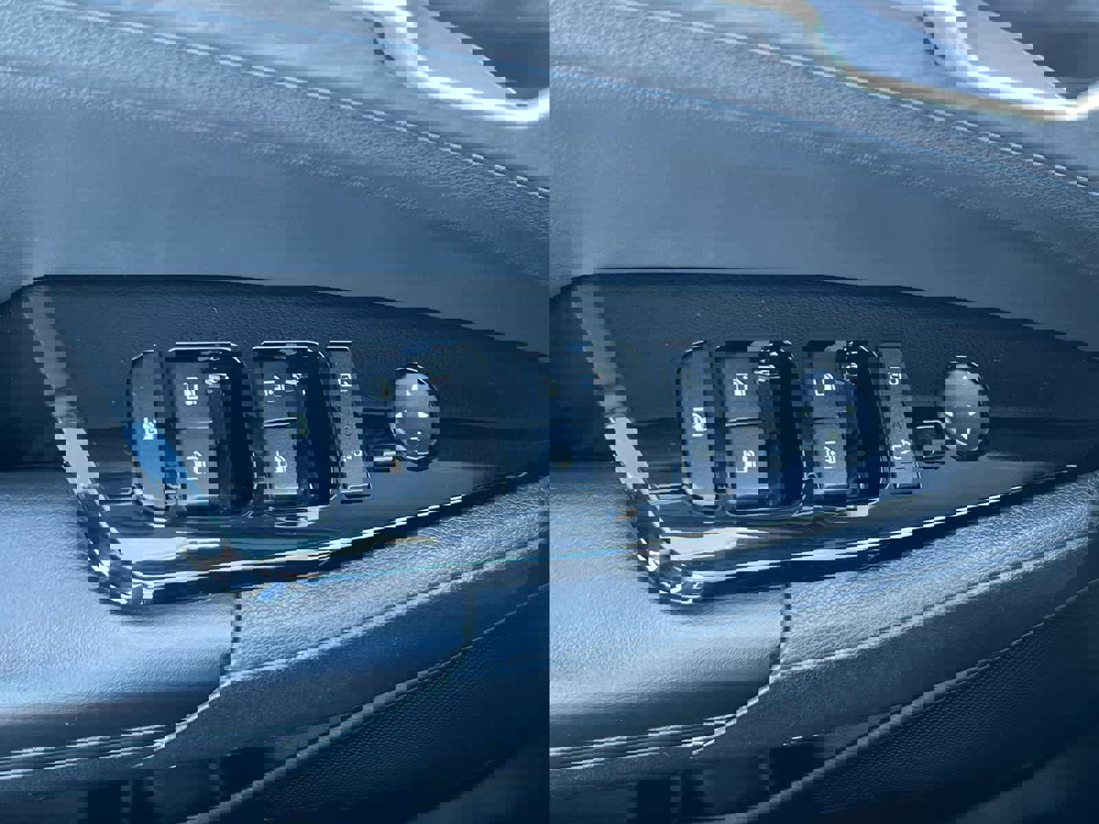 Used 2023 Kia Sportage X-Line w/ X-Line Premium Package AWD/4WD image 23