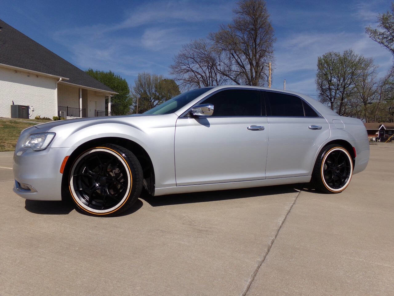 Used 2020 Chrysler 300 Limited image 6