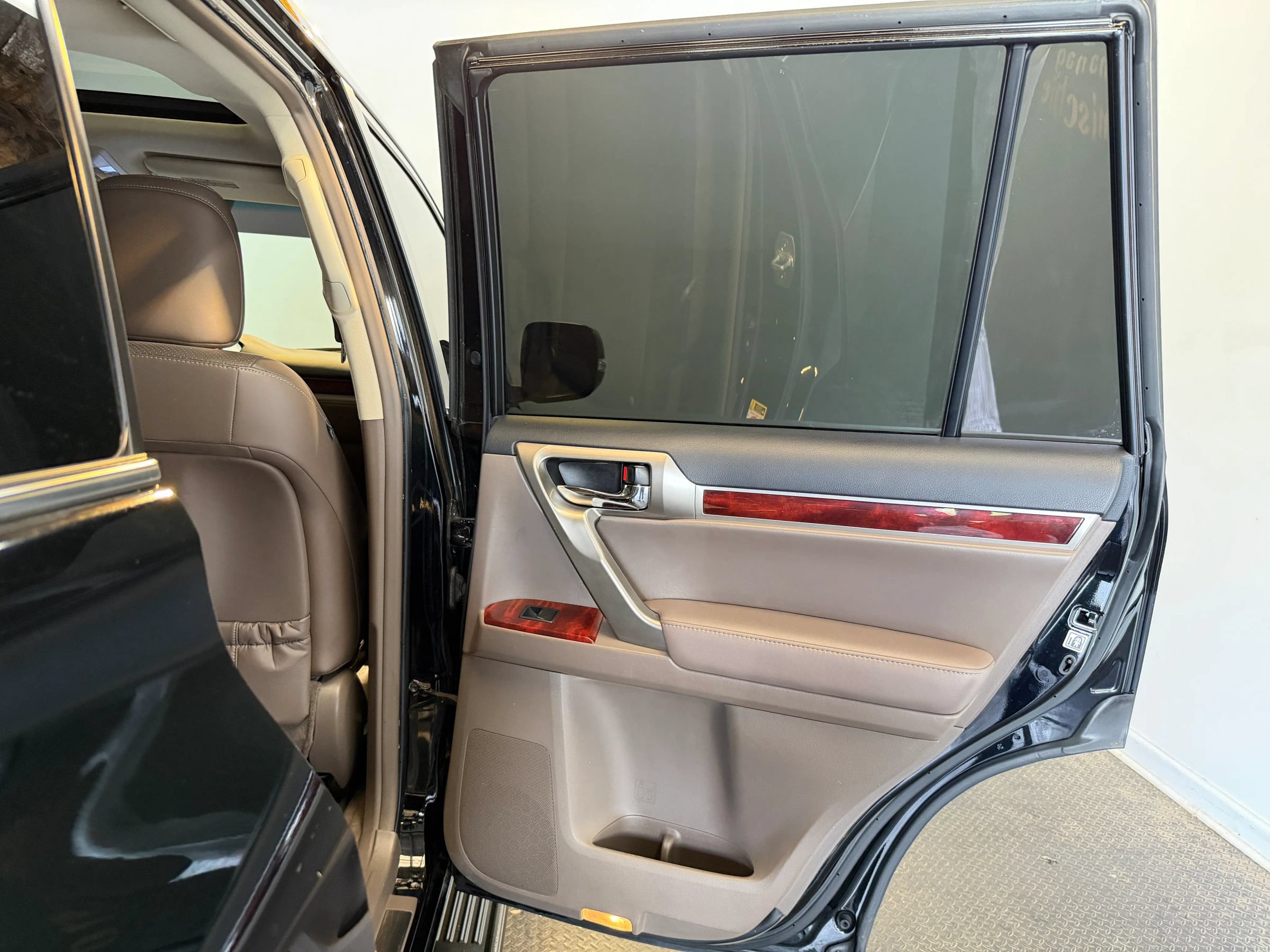Used 2013 Lexus GX 460 w/ Comfort Plus Pkg AWD/4WD image 36