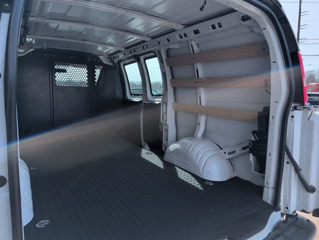 Used 2024 Chevrolet Express 2500 w/ Driver Convenience Package image 25