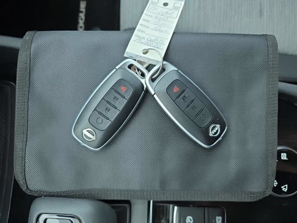 Certified 2023 Nissan Rogue SV AWD/4WD image 11