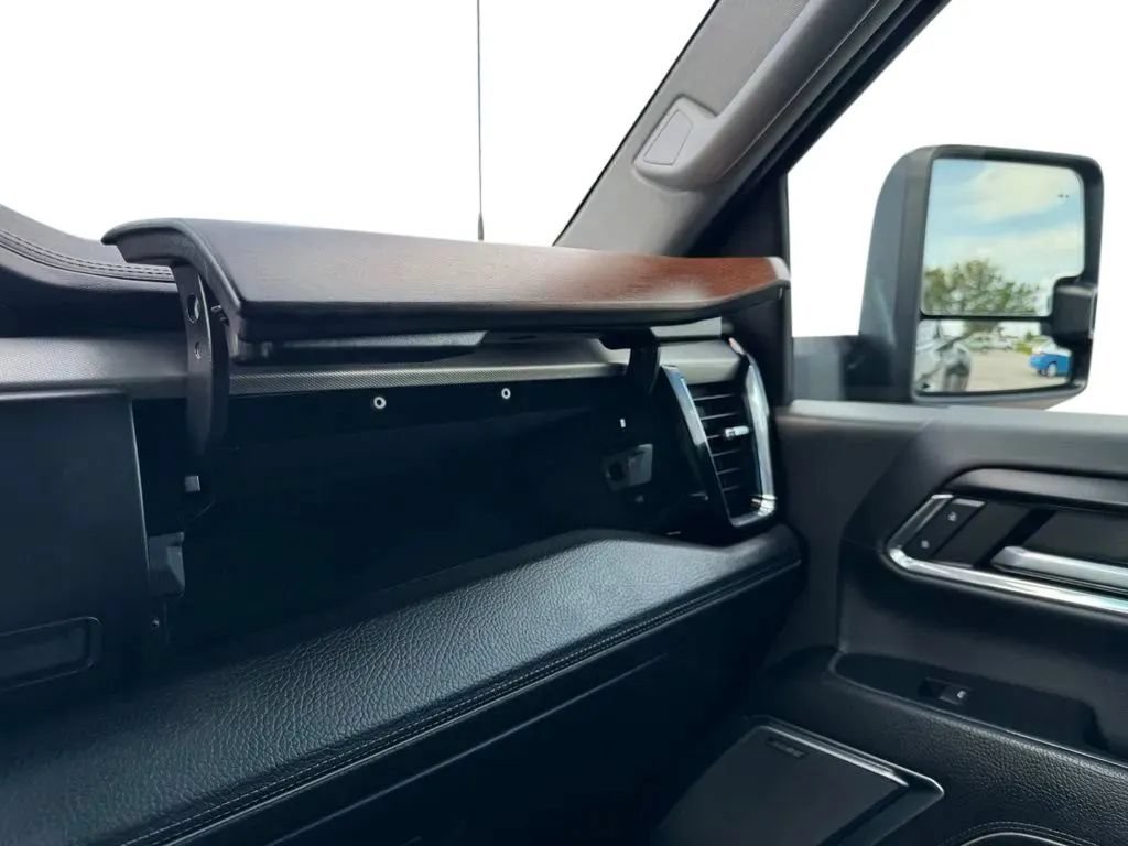 Used 2024 GMC Sierra 3500 Denali w/ Denali Reserve Package AWD/4WD image 30