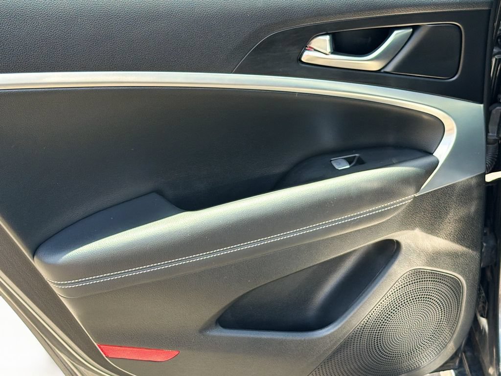 Used 2021 Genesis G70 2.0T AWD/4WD image 27