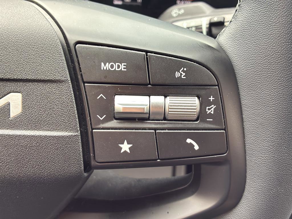 Certified 2025 Kia K4 EX FWD image 37