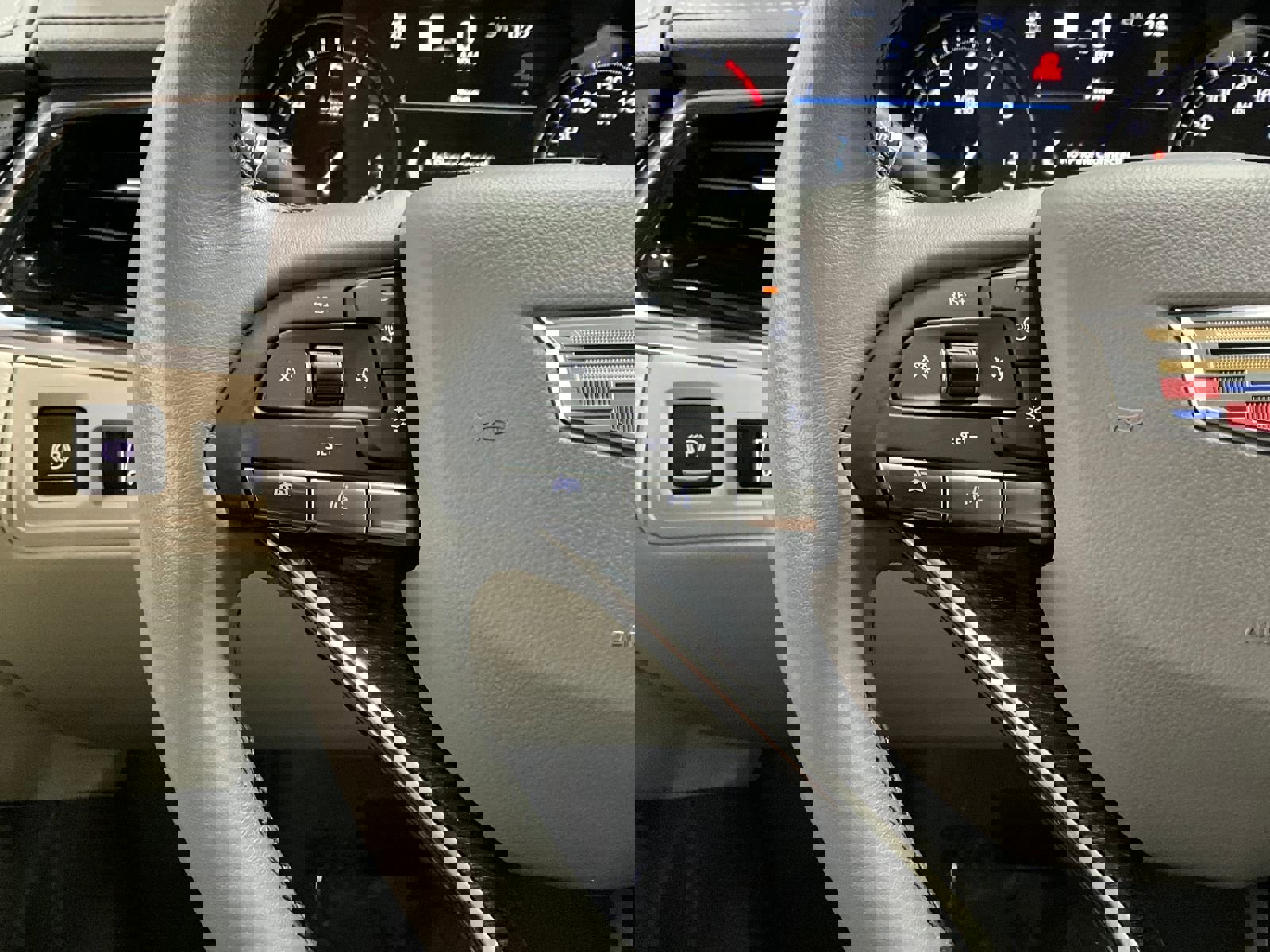 Used 2023 Cadillac XT6 Premium Luxury w/ Technology Package image 18