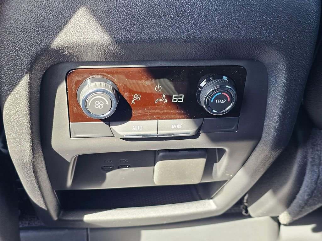 New 2026 Chevrolet Traverse LT image 17