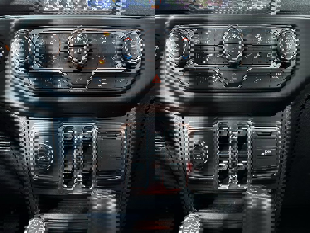 Used 2021 Jeep Wrangler Unlimited Sahara w/ Cold Weather Group image 27