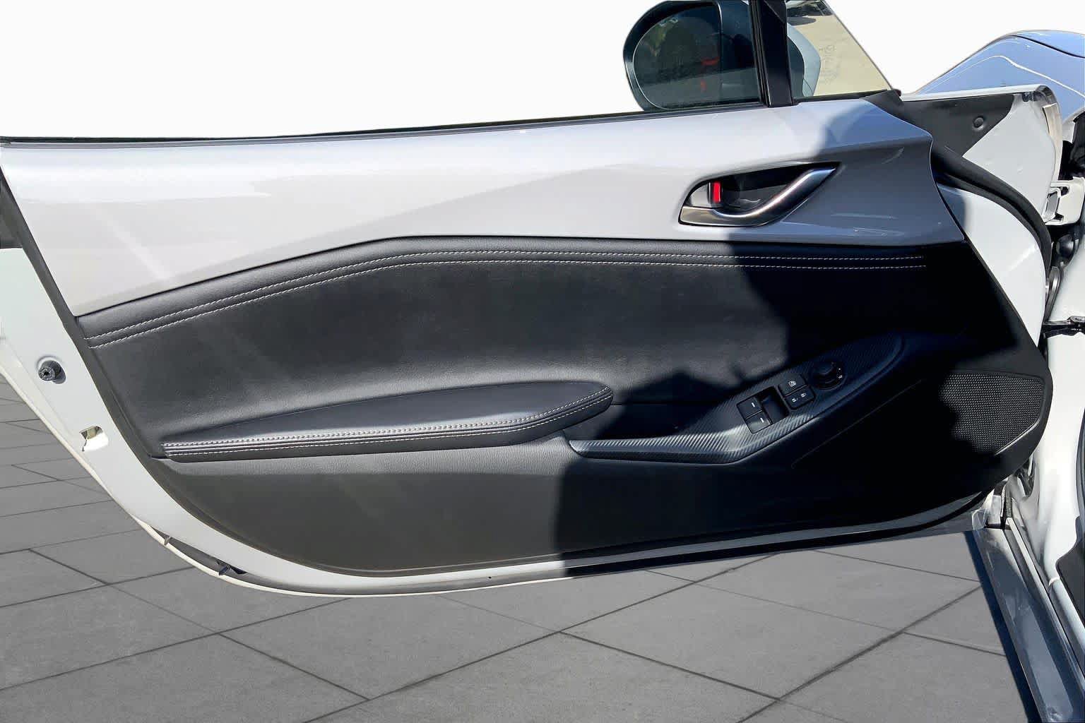 New 2026 MAZDA MX-5 Miata RF Grand Touring RWD image 10