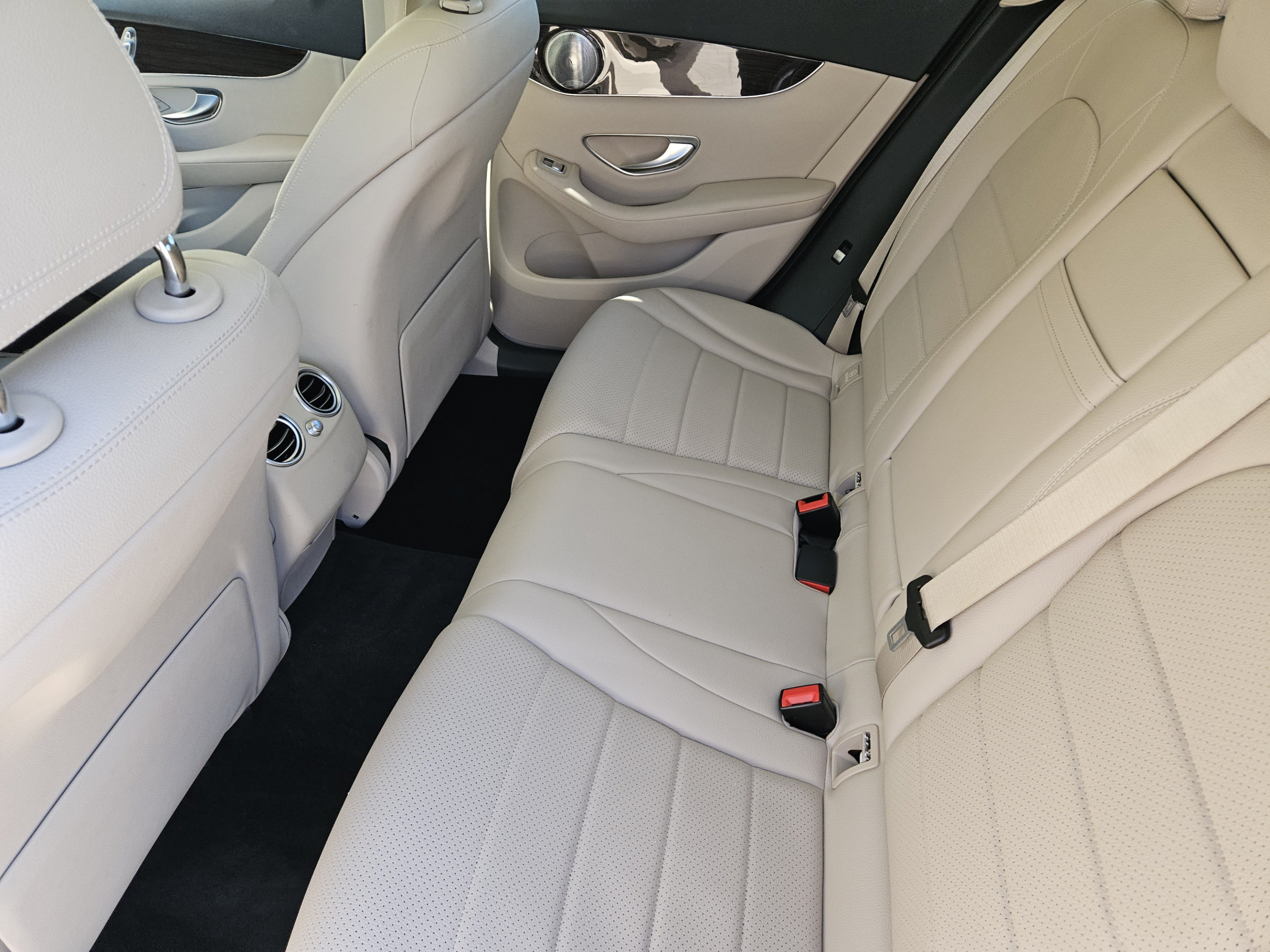 Used 2016 Mercedes-Benz GLC 300 image 24