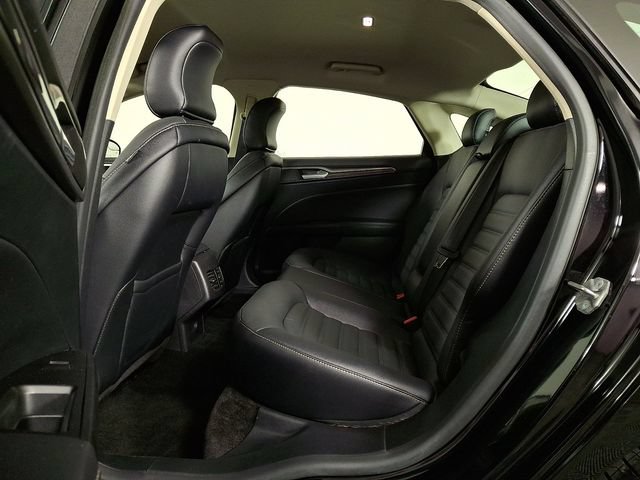 Used 2018 Ford Fusion SE w/ Fusion SE Technology Package FWD image 13