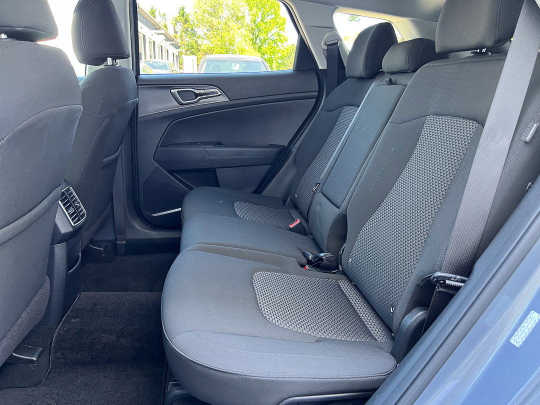 Used 2025 Kia Sportage LX FWD image 22