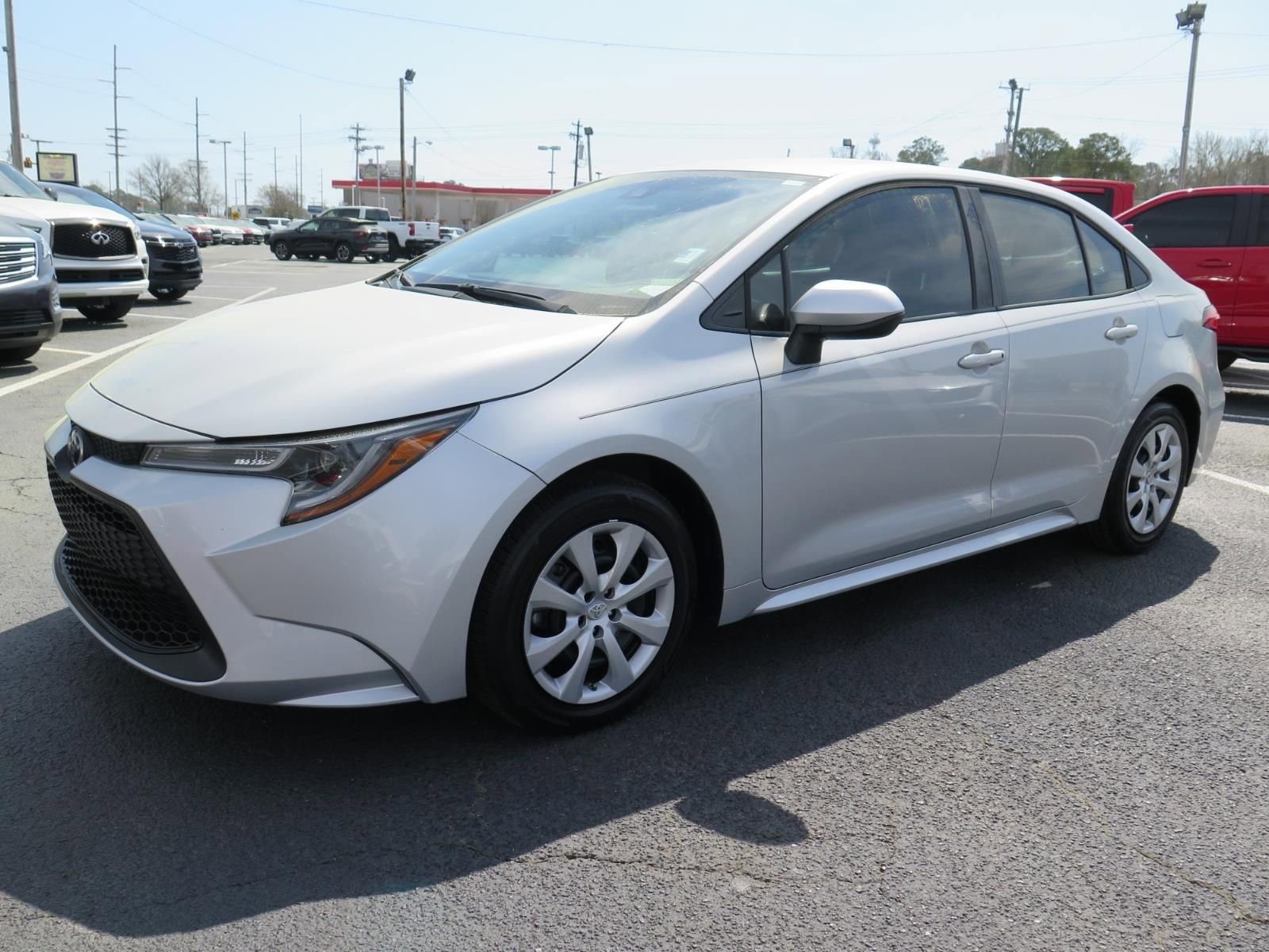 Used 2022 Toyota Corolla LE image 8