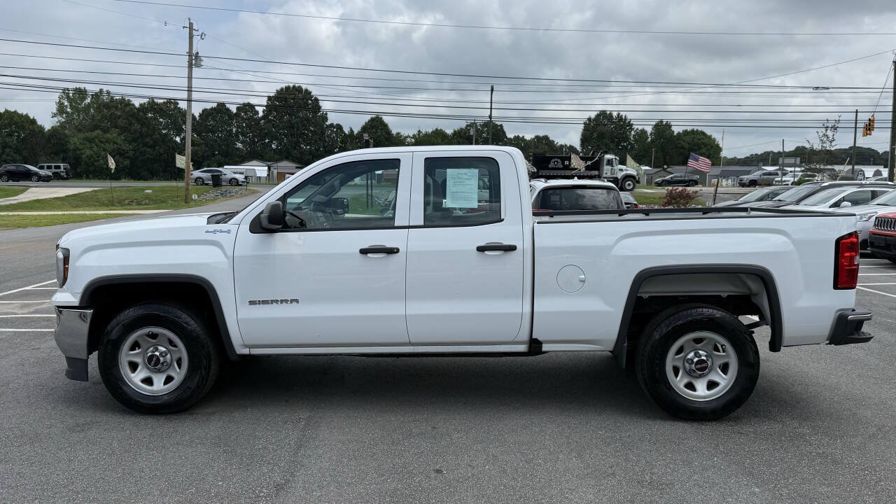 Used 2014 GMC Sierra 1500 SLT w/ SLT Preferred Package AWD/4WD image 4