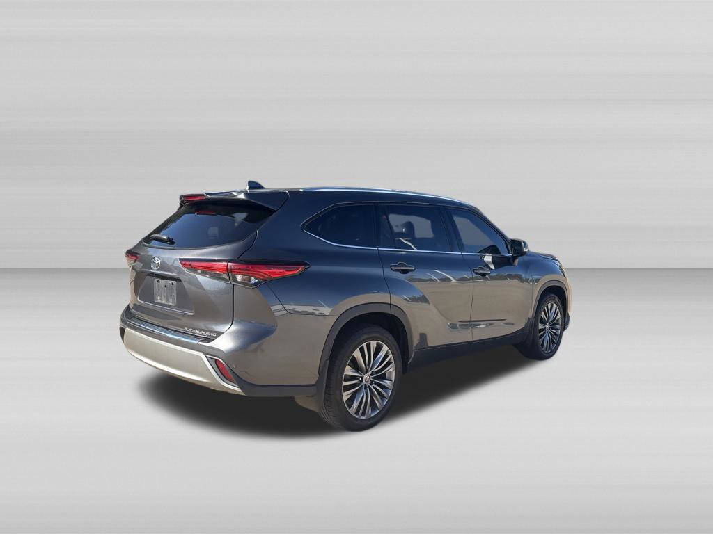 Used 2020 Toyota Highlander Platinum AWD/4WD image 4