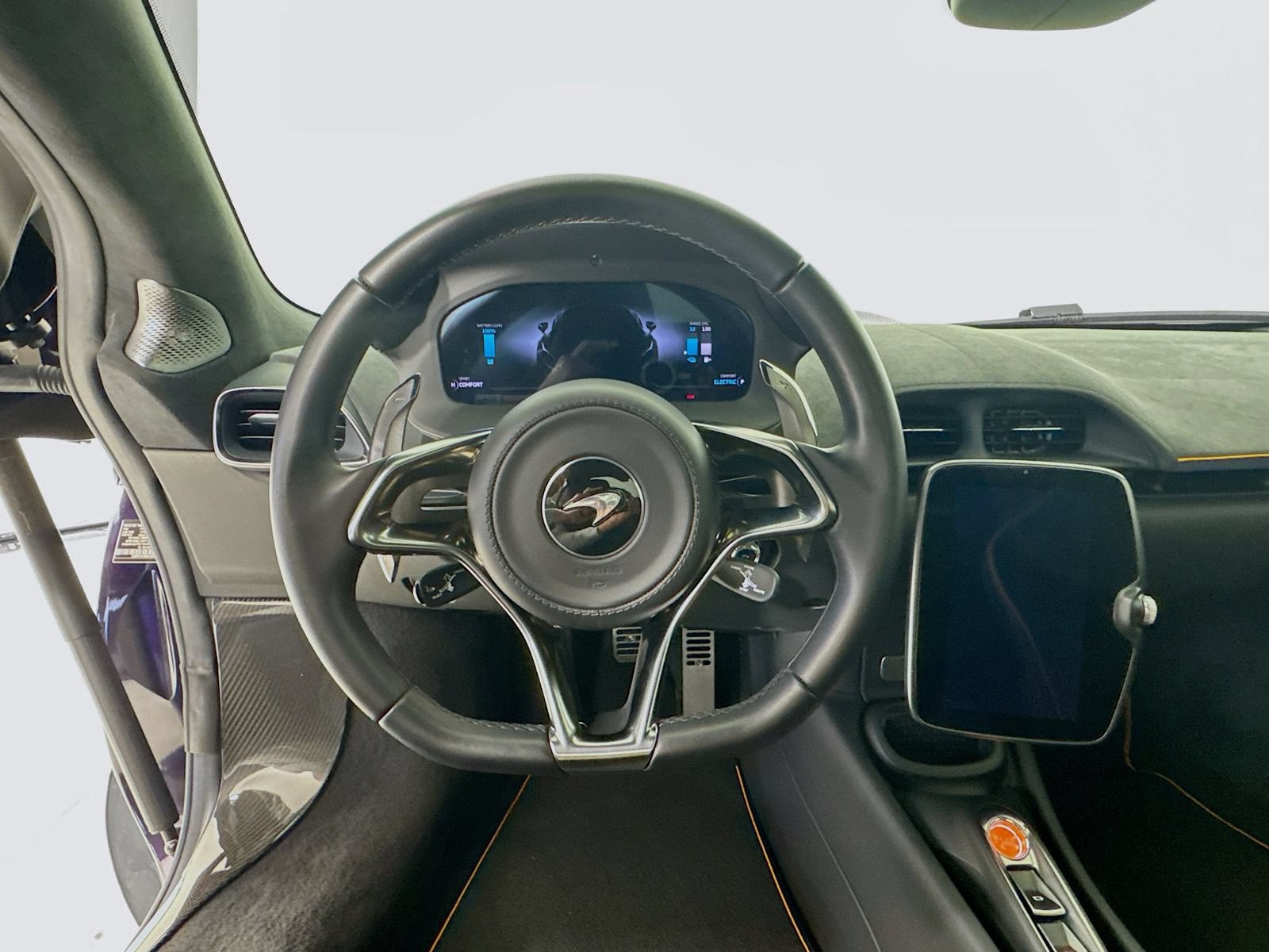 Used 2025 McLaren Artura Spider RWD image 11