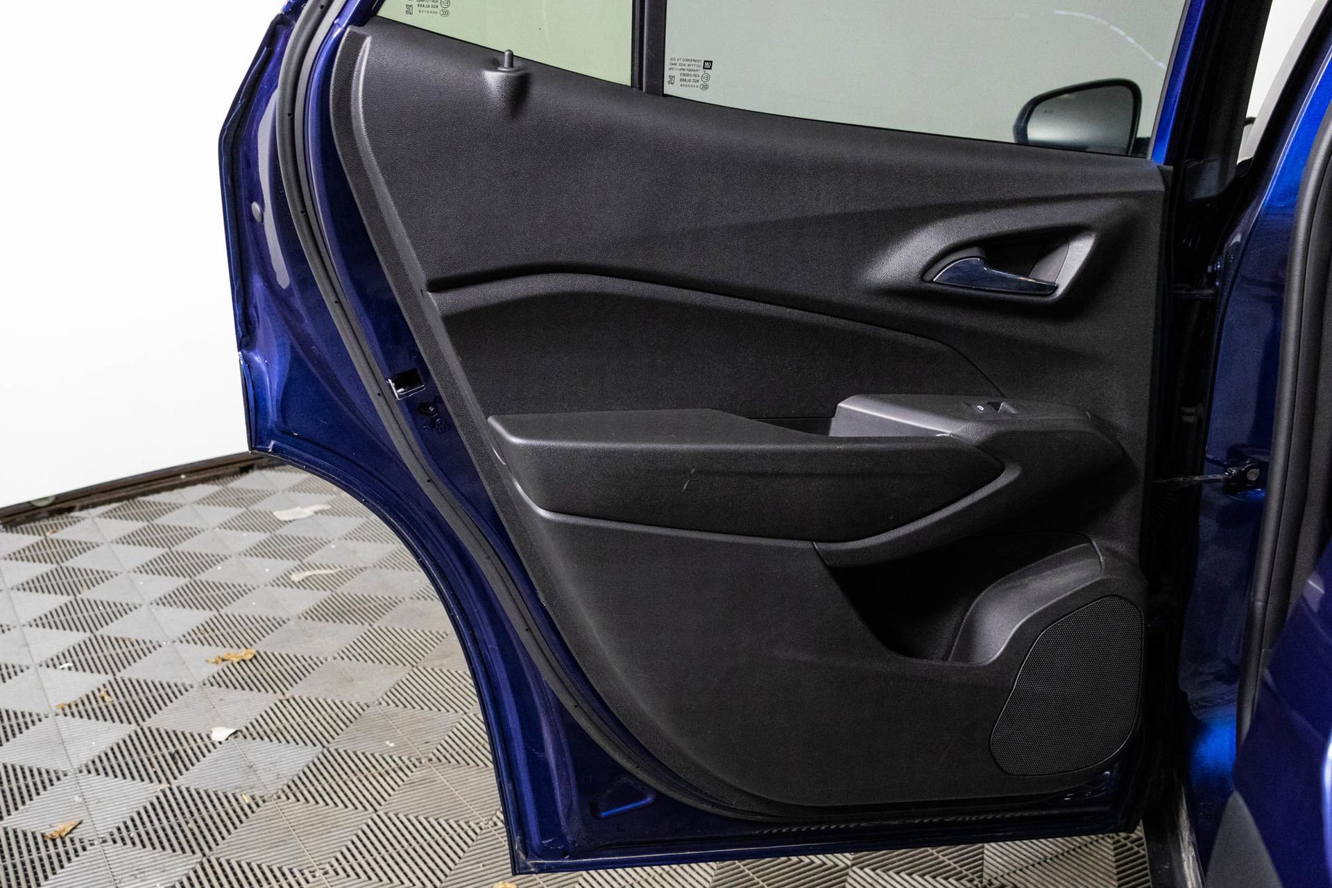 Used 2024 Chevrolet Trax LT w/ Driver Confidence Package image 34