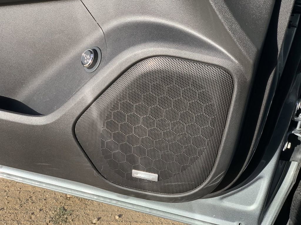 Certified 2023 GMC Acadia SLT w/ Technology Package image 23