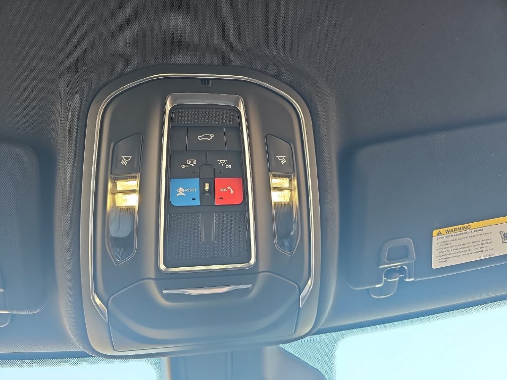 Used 2026 Jeep Grand Cherokee Limited AWD/4WD image 32