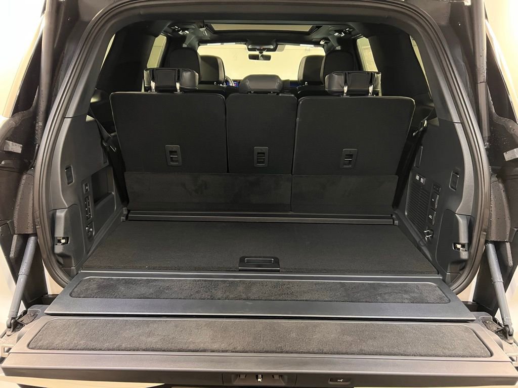 Used 2025 Lincoln Navigator Reserve w/ Jet Appearance Package image 43